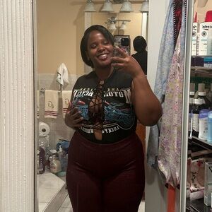 Meet your Posher, Delisha